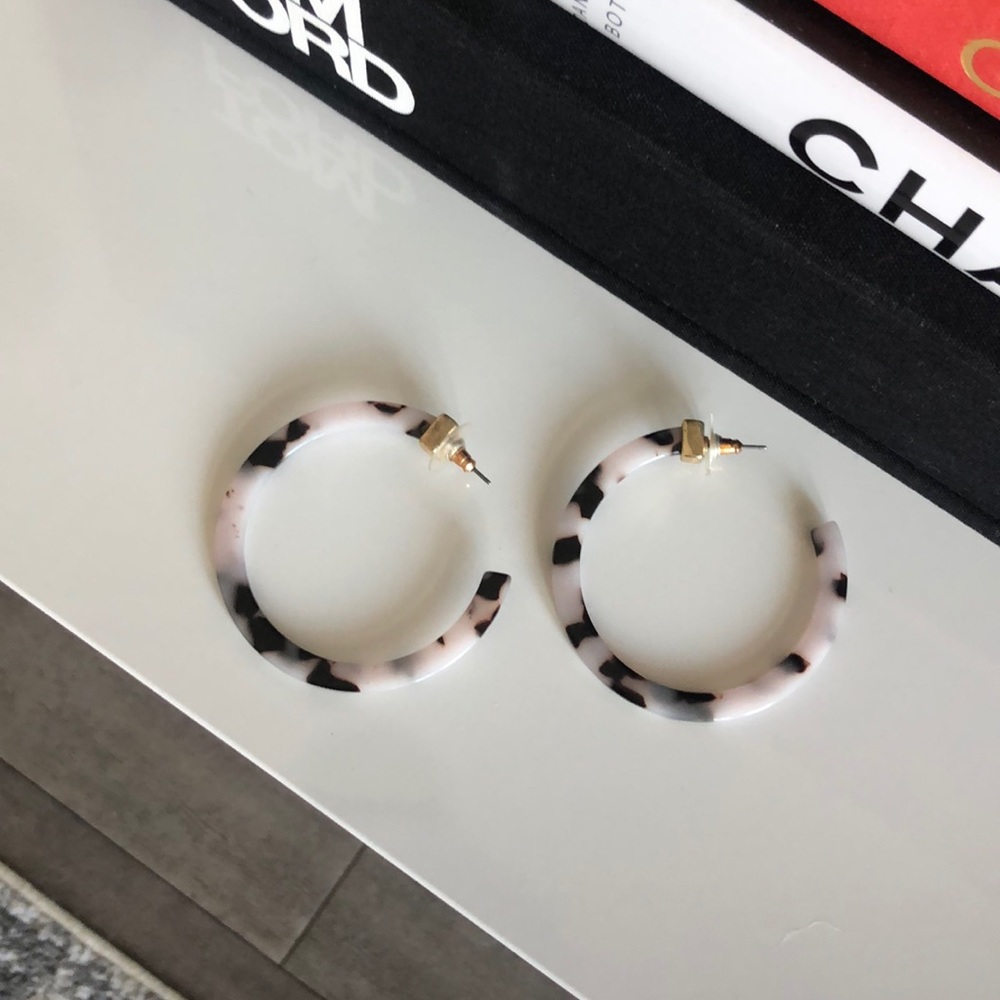 Tortoise hoop earrings